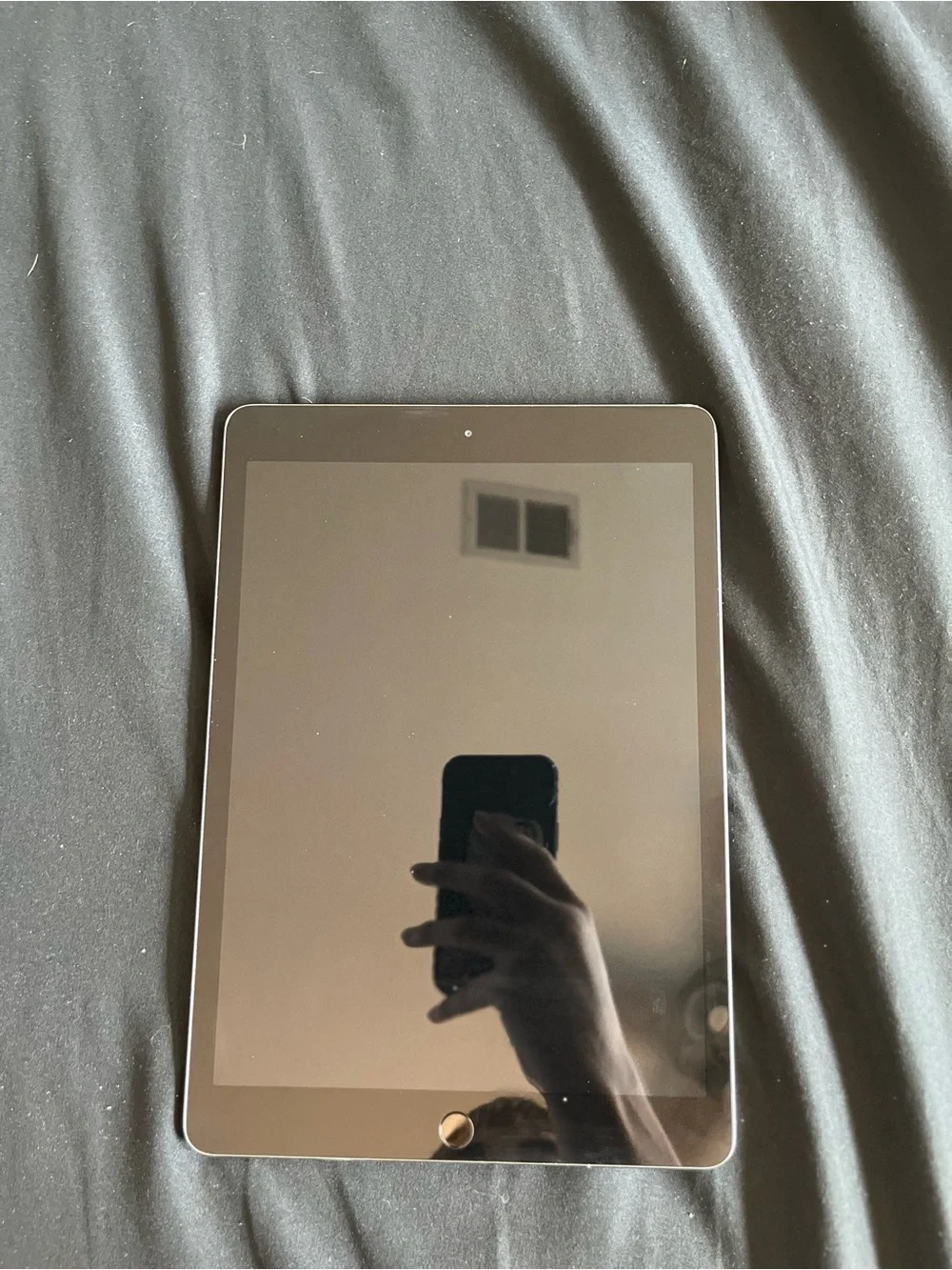 Apple iPad Space Gray Aluminum Back